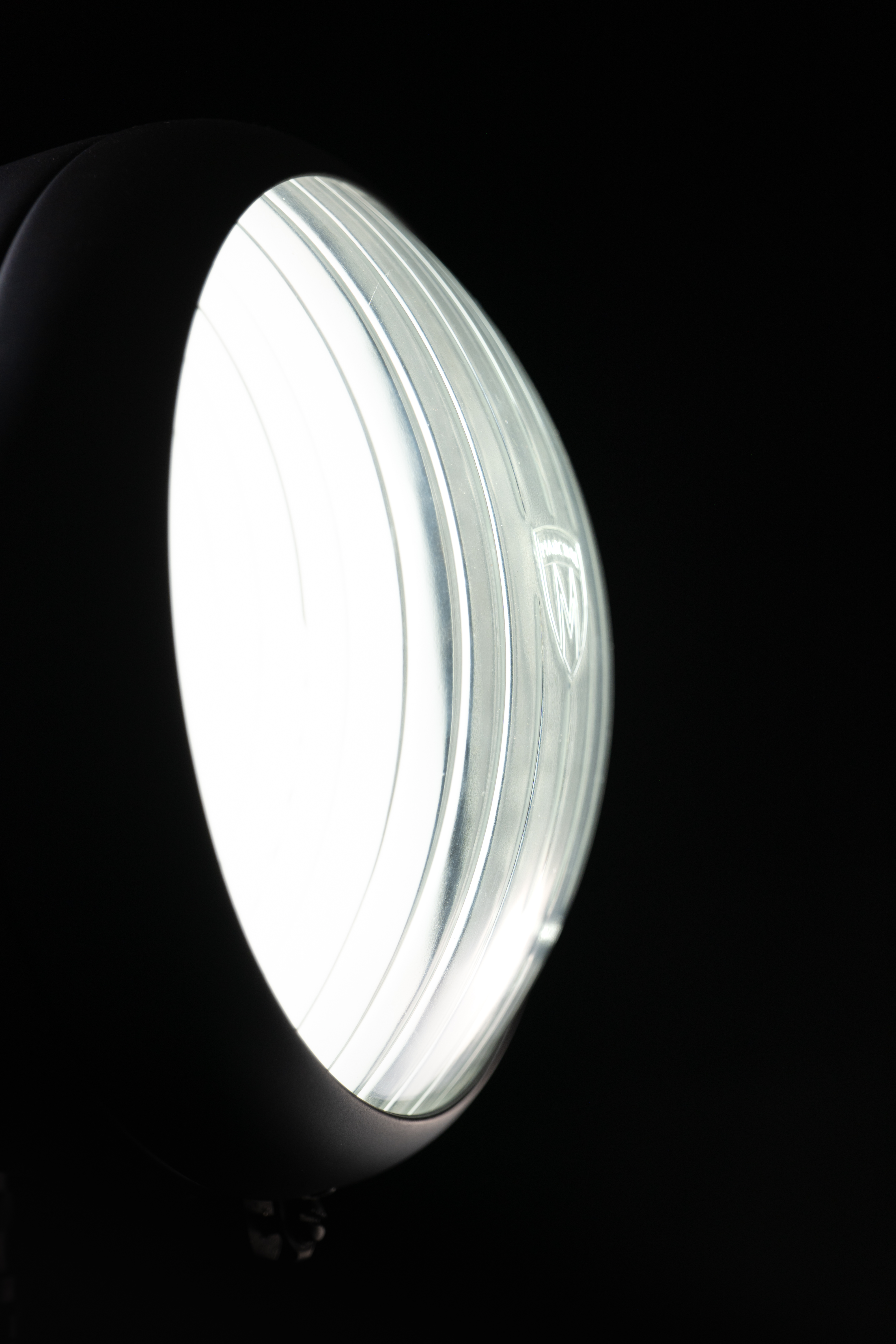 Lampe artisanale fabriquée à partir d'un phare automobile, pièce unique DLH Création Gironde